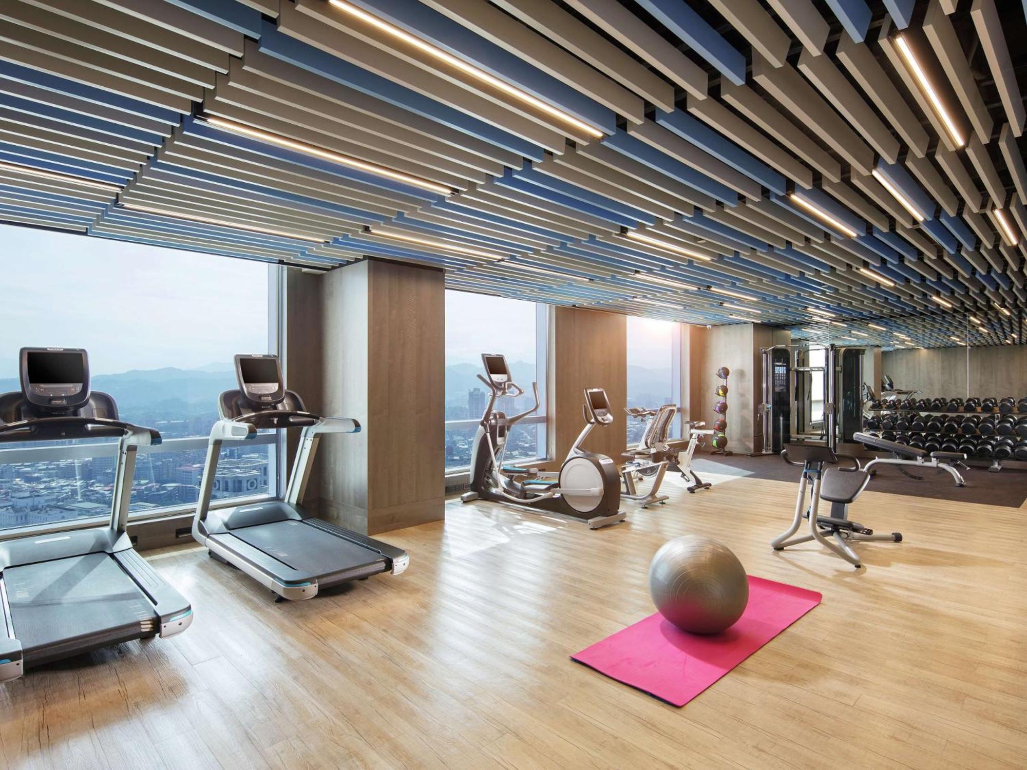 Hilton Taipei Sinban Hotell New Taipei City Exteriör bild